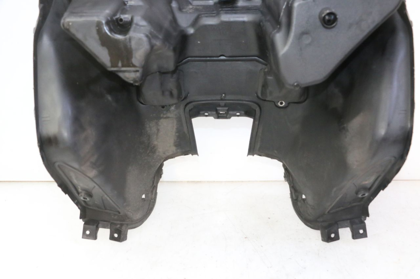 photo de INNENVERKLEIDUNG YAMAHA X-MAX XMAX 125 (2010 - 2013) - Details der Befestigungspunkte