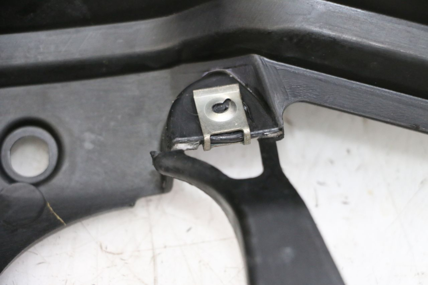 photo de INNENVERKLEIDUNG YAMAHA X-MAX XMAX 125 (2010 - 2013) - Zoom auf Gebrauchszustand