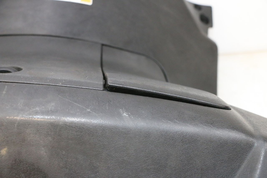 photo de INNENVERKLEIDUNG YAMAHA XMAX X-MAX 125 (2006 - 2009) - Details der Befestigungspunkte