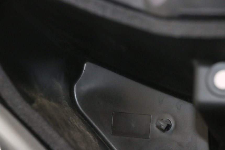 photo de INNENVERKLEIDUNG YAMAHA X-MAX XMAX 125 (2010 - 2013) - Qualität der Gebrauchtware