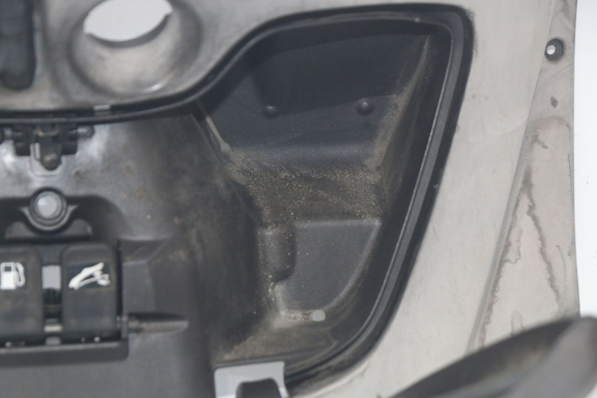 photo de INNENVERKLEIDUNG PIAGGIO X9 EVOLUTION 250 (2003 - 2007) - Detaillierte Sichtprüfung