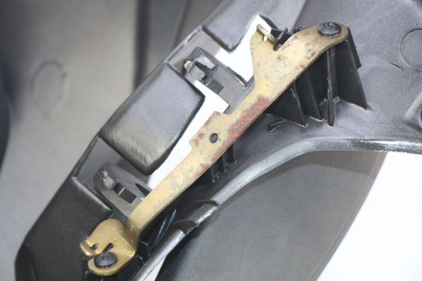 photo de INNENVERKLEIDUNG PIAGGIO X9 125 (2000 - 2003) - Detailansicht des Bauteils