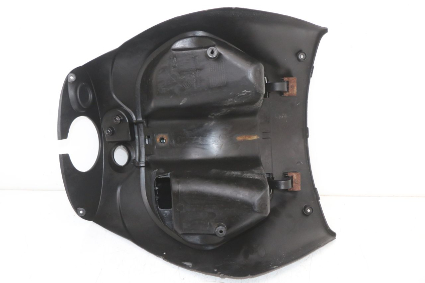 photo de INNENVERKLEIDUNG PIAGGIO ZIP 4T 50 (2018 - 2020) - Details der Befestigungspunkte