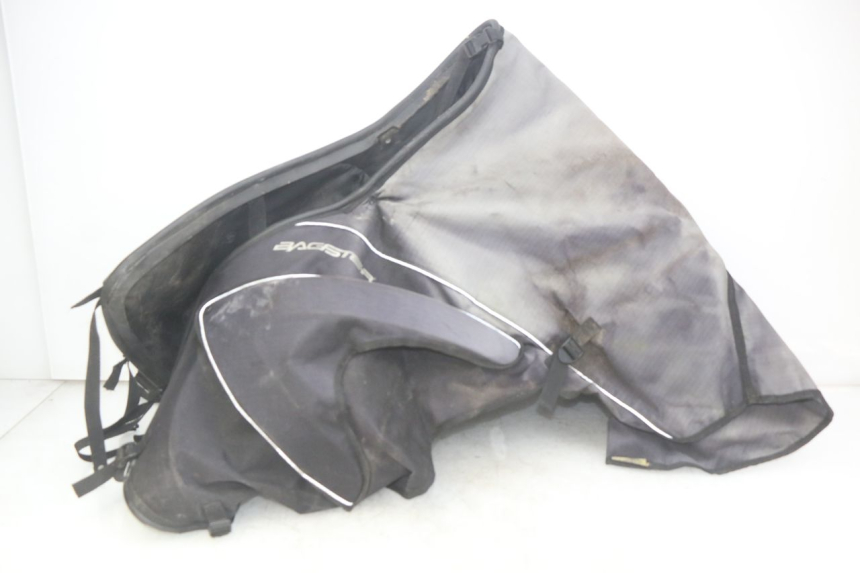 photo de SCHÜRZE SCHUTZ SUZUKI BURGMAN 650 (2002 - 2004) - Zoom auf Komponenten