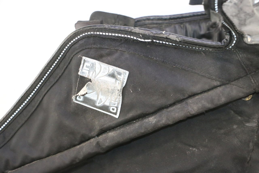 photo de KNIEDECKE PIAGGIO MP3 HPE 530 (2022 - 2026) - Alternative Perspektive