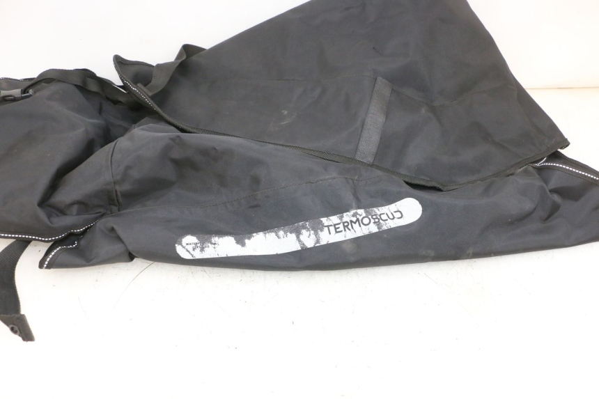 photo de KNIEDECKE PIAGGIO MP3 500 (2016 - 2018) - Alternative Perspektive