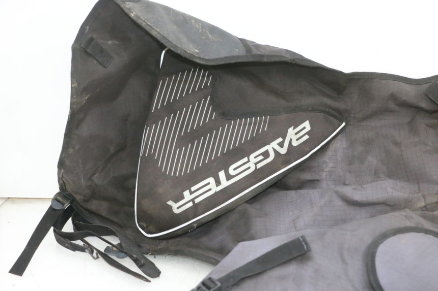 photo de KNIEDECKE PIAGGIO XEVO - X EVO 125 (2007 - 2017) - Alternativer Blickwinkel