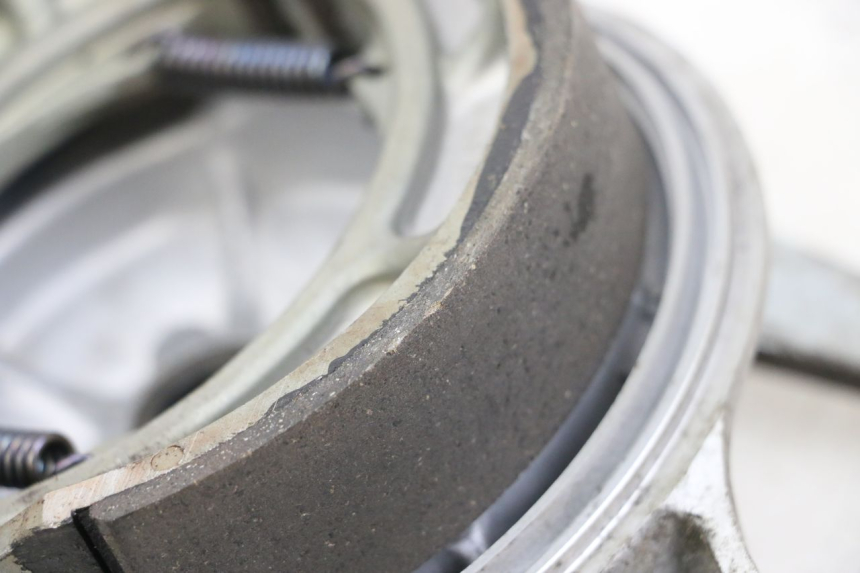 photo de BREMSTROMMEL HINTEN SUZUKI VL INTRUDER 125 (2004 - 2007) - Zoom auf Gebrauchszustand