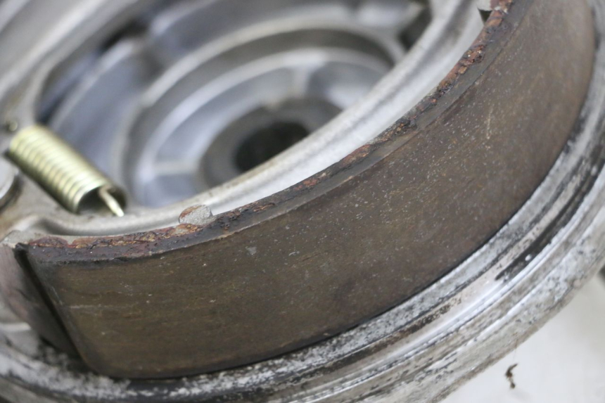 photo de BREMSTROMMEL HINTEN KYMCO ZING 125 (1997 - 2003) - Technische Nahaufnahme