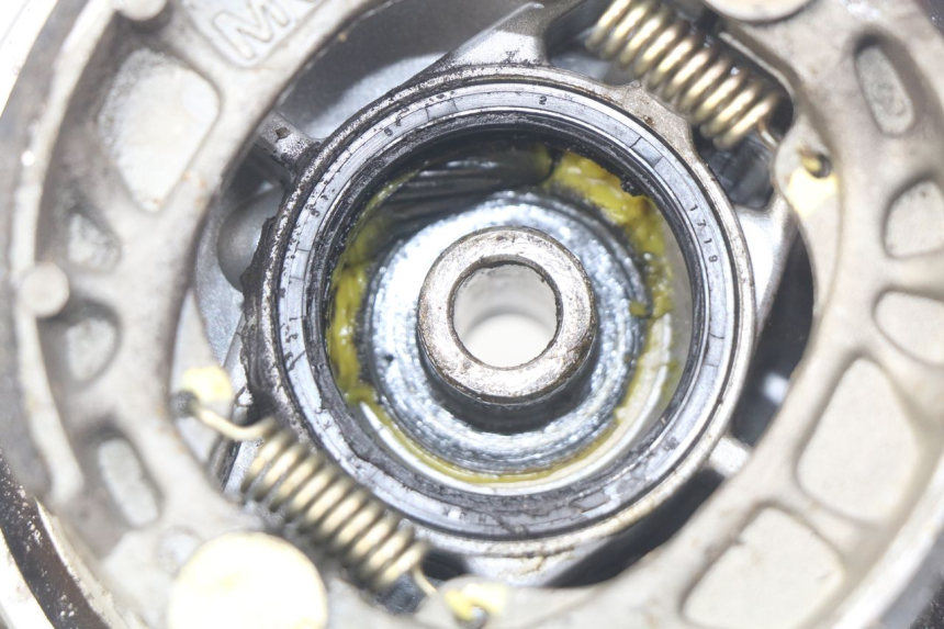 photo de VORDERRADBREMSBACKE PEUGEOT LUDIX 50 (2008 - 2017) - Technische Nahaufnahme