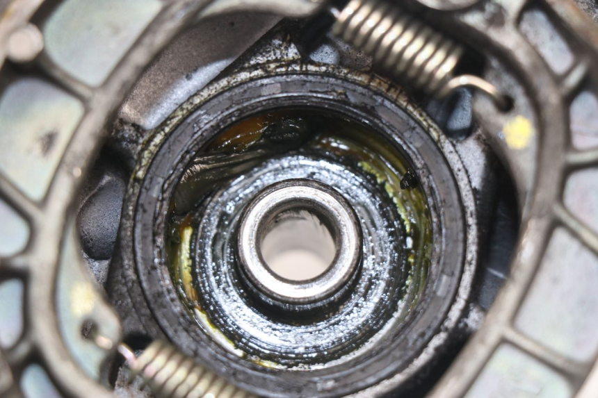 photo de BREMSTROMMEL VORNE PEUGEOT LUDIX ONE 50 (2004 - 2006) - Zoom auf Gebrauchszustand