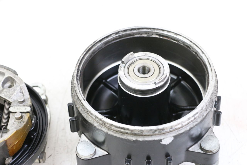 photo de BREMSTROMMEL VORNE MBK OVETTO ONE 2T 50 (2013 - 2017) - Technische Nahaufnahme