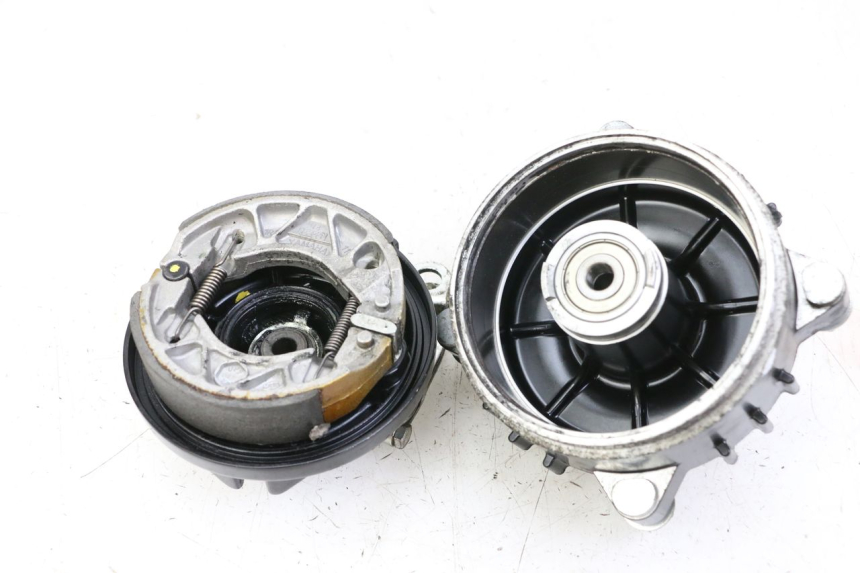 photo de BREMSTROMMEL VORNE MBK OVETTO ONE 2T 50 (2013 - 2017) - Oberflächenzustand und Material