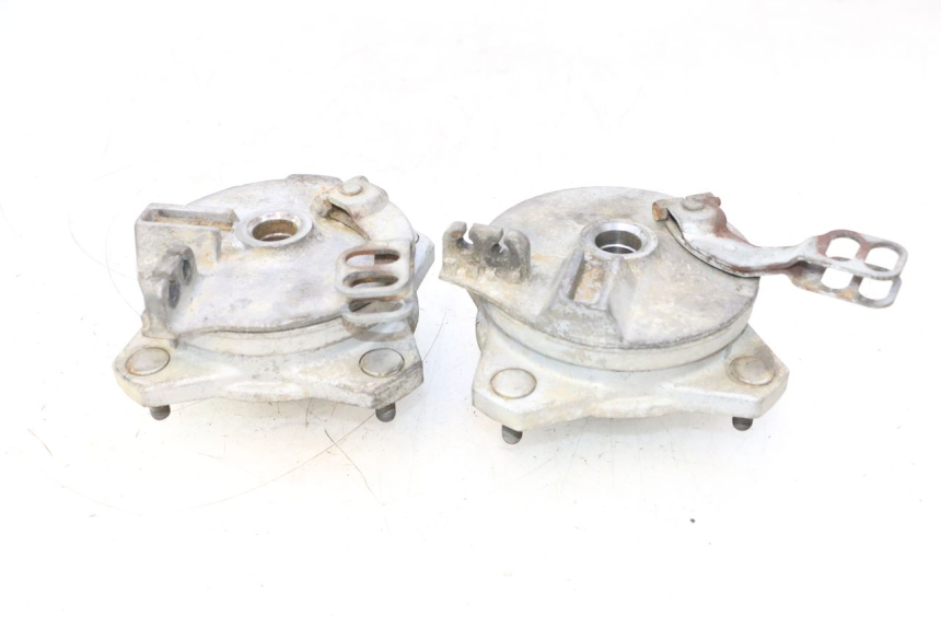 photo de BREMSTROMMEL VORNE SMC XROAD 150 - Details der Befestigungspunkte