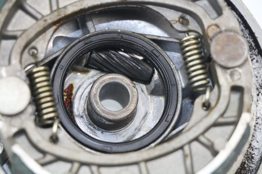 photo de BREMSTROMMEL VORNE ZHONGNENG ZN50QT 50 (2005 - 2010) - Alternative Perspektive