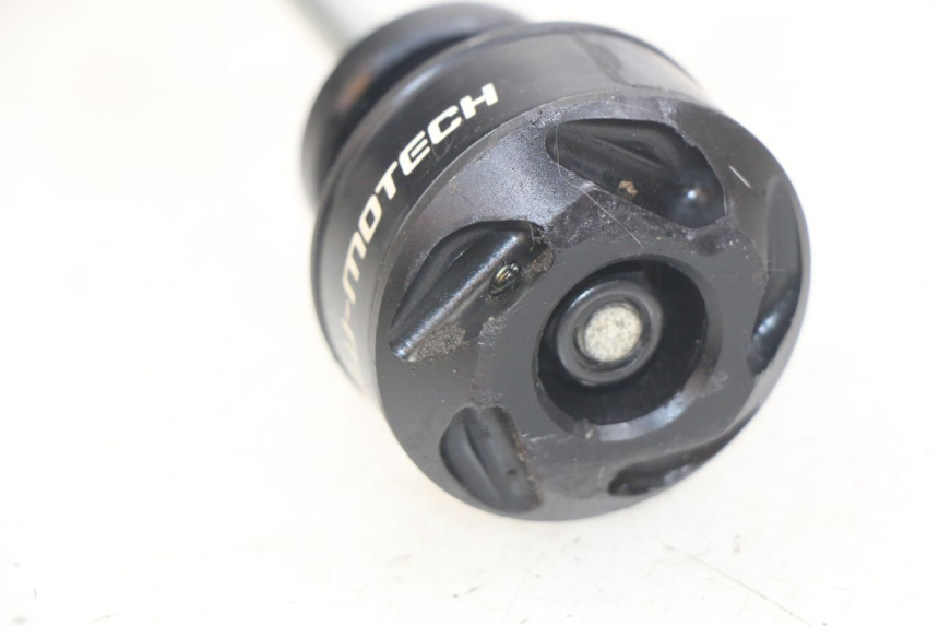 photo de MOTORHALTERUNG HONDA CB R 1000 (2018 - 2023) - Zoom auf Gebrauchszustand