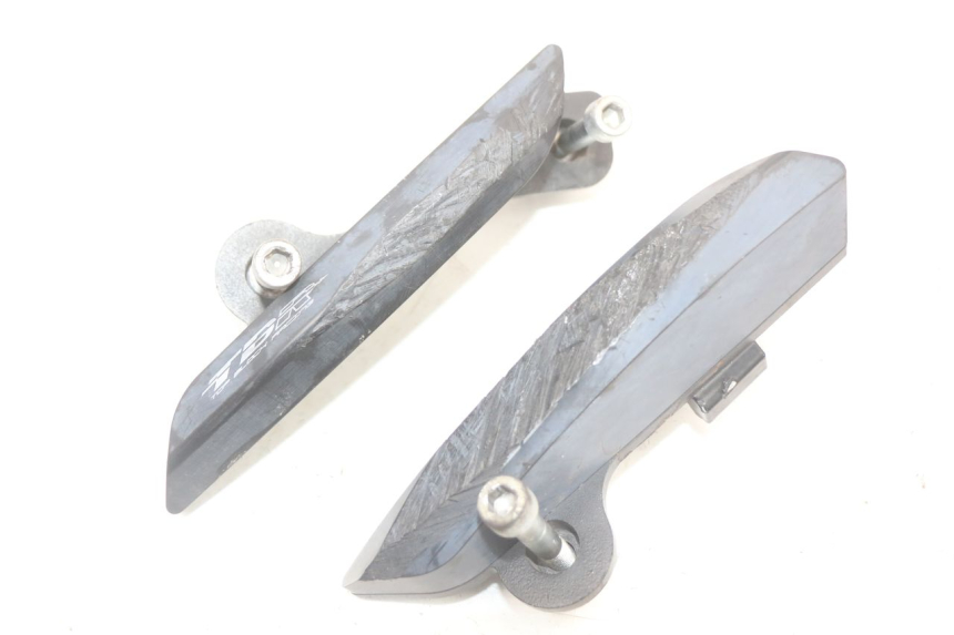 photo de STURZPADS SUZUKI GSR 750 (2011 - 2017) - Zoom auf Gebrauchszustand