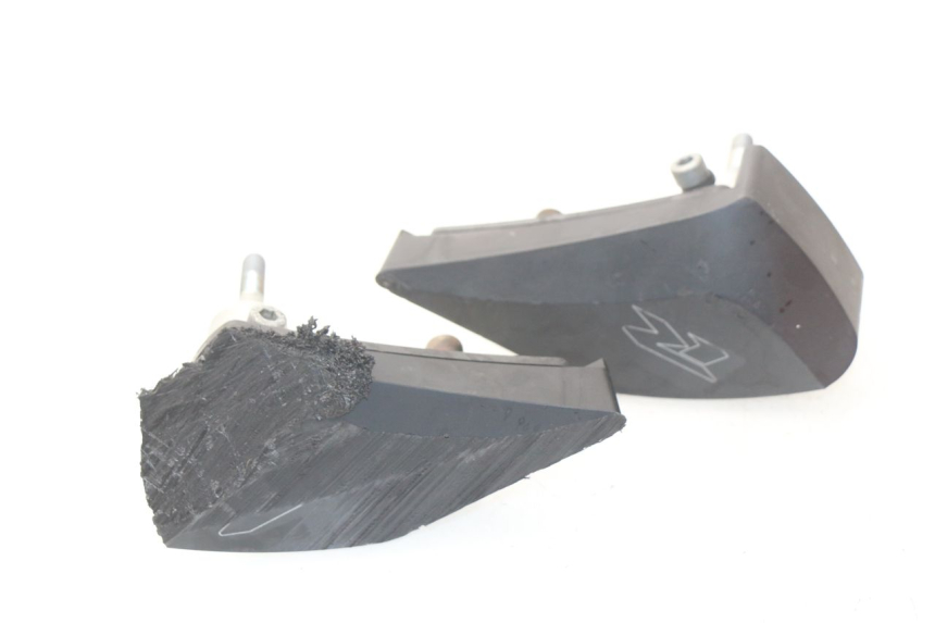 photo de STURZPADS SUZUKI GSX-R GSXR K16 1000 (2012 - 2016) - Details der Befestigungspunkte