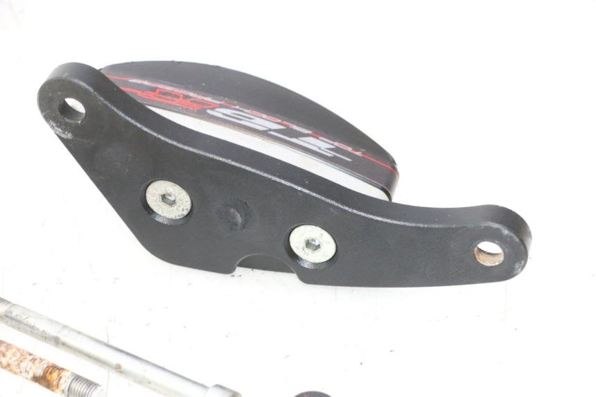 photo de STURZPADS SUZUKI SV S 650 (2003 - 2009) - Details der Befestigungspunkte