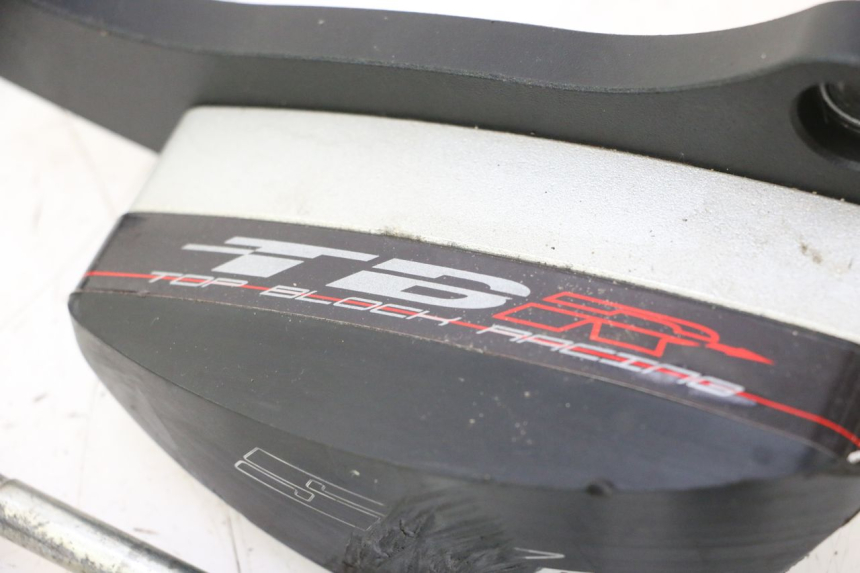 photo de STURZPADS SUZUKI SV S 650 (2003 - 2009) - Kennzeichnungen und Originalreferenzen