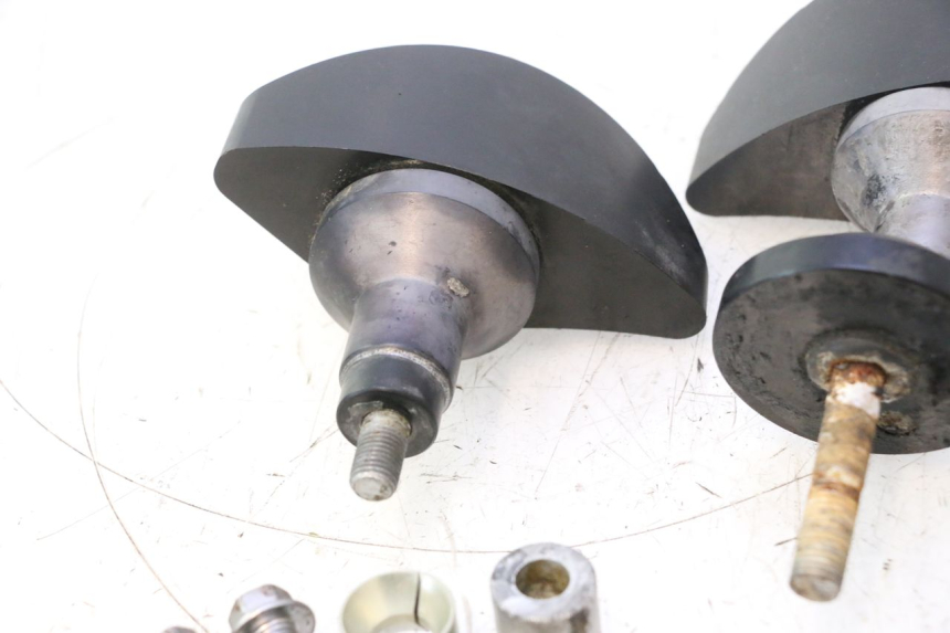 photo de STURZPADS YAMAHA YZF R6 600 (2008 - 2009) - Kennzeichnungen und Originalreferenzen