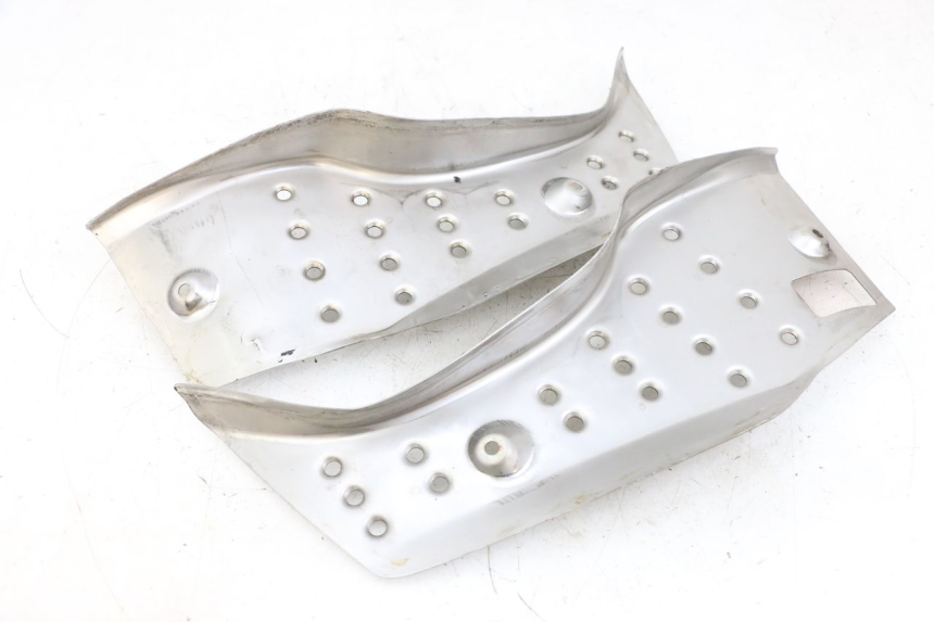 photo de TRITTBRETT VERKLEIDUNG GUMMI ADIVA AD3 300 (2014 - 2020) - Zoom auf Gebrauchszustand