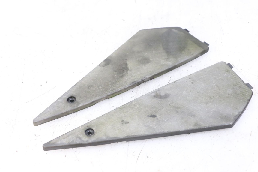 photo de TRITTBRETT VERKLEIDUNG GUMMI APRILIA SR MOTARD 50 (2012 - 2018) - Hauptansicht