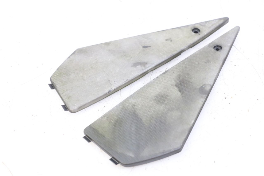 photo de TRITTBRETT VERKLEIDUNG GUMMI APRILIA SR MOTARD 50 (2012 - 2018) - Alternative Perspektive