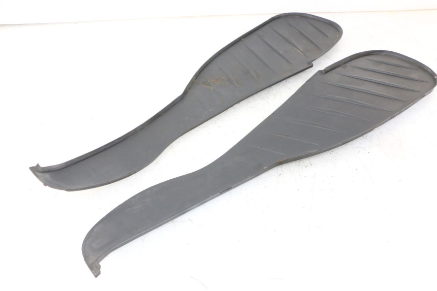 photo de TRITTBRETT VERKLEIDUNG GUMMI BMW C1 125 (2000 - 2003) - Hauptansicht