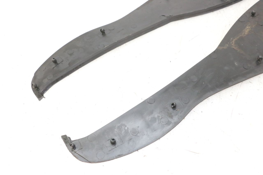 photo de TRITTBRETT VERKLEIDUNG GUMMI BMW C1 125 (2000 - 2003) - Gesamtansicht des Produkts