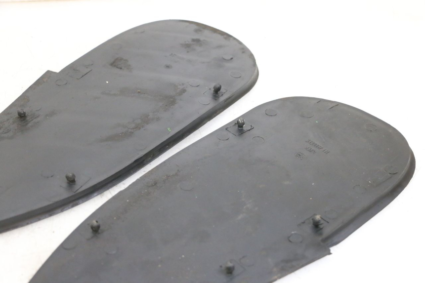 photo de TRITTBRETT VERKLEIDUNG GUMMI BMW C1 125 (2000 - 2003) - Detailansicht des Bauteils