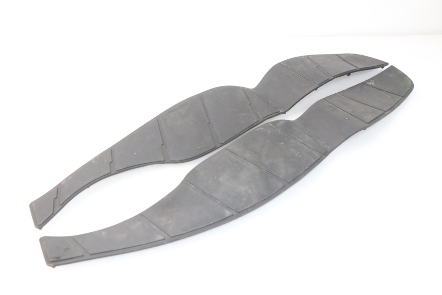 photo de TRITTBRETT VERKLEIDUNG GUMMI SUZUKI BURGMAN 125 (2007 - 2014) - Hauptansicht