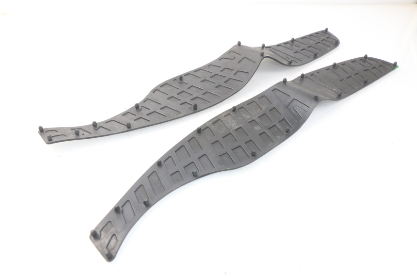 photo de TRITTBRETT VERKLEIDUNG GUMMI SUZUKI BURGMAN 125 (2007 - 2014) - Alternative Perspektive