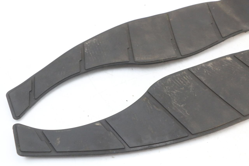 photo de TRITTBRETT VERKLEIDUNG GUMMI SUZUKI BURGMAN 125 (2007 - 2014) - Detailansicht des Bauteils