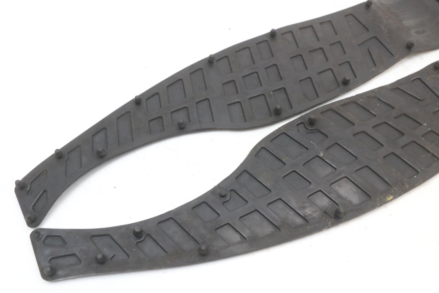 photo de TRITTBRETT VERKLEIDUNG GUMMI SUZUKI BURGMAN 125 (2007 - 2014) - Technische Nahaufnahme