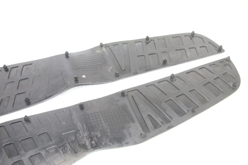 photo de TRITTBRETT VERKLEIDUNG GUMMI SUZUKI BURGMAN 125 (2015 - 2017) - Gesamtansicht des Produkts