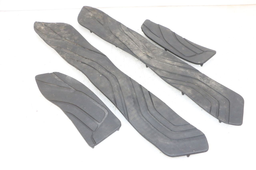 photo de TRITTBRETT VERKLEIDUNG GUMMI SUZUKI BURGMAN 650 (2013 - 2020) - Hauptansicht