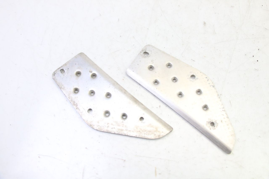 photo de TRITTBRETT VERKLEIDUNG GUMMI YAMAHA BW'S 100 (1999 - 2002) - Detailansicht des Bauteils