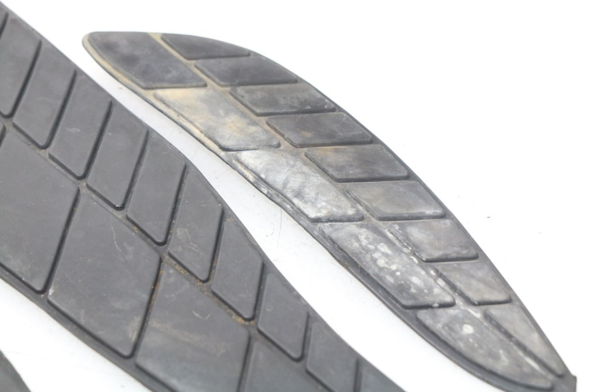 photo de TRITTBRETT VERKLEIDUNG GUMMI ERIDER CARGO 1 (2009 - 2018) - Oberflächenzustand und Material