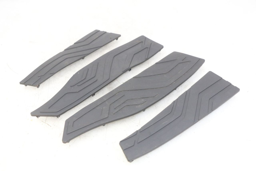 photo de FUSSRAUMMATTE KYMCO DOWNTOWN ABS 125 (2015 - 2017) - Zoom auf Gebrauchszustand