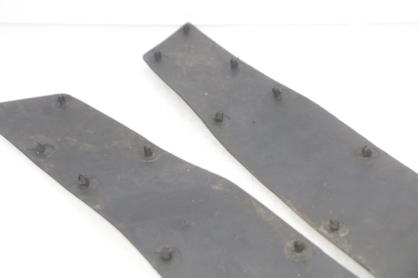 photo de FUßRAUMMATTE HONDA FES PANTHEON 2T 125 (1998 - 2002) - Detailansicht des Bauteils