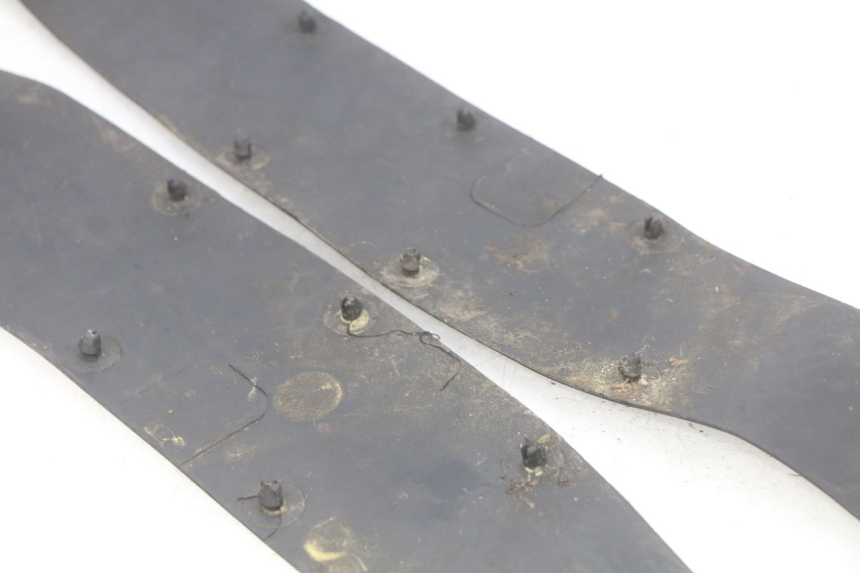 photo de FUßRAUMMATTE HONDA FES PANTHEON 2T 125 (1998 - 2002) - Zoom auf Gebrauchszustand