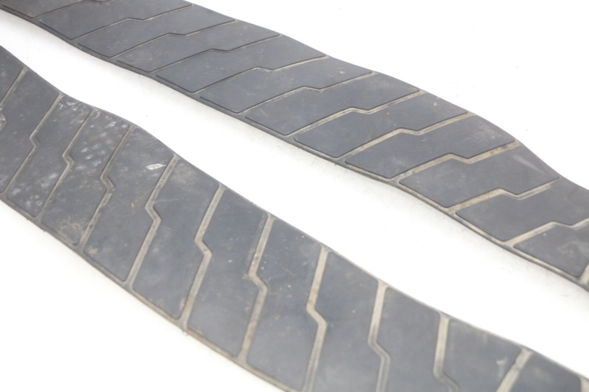 photo de FUßRAUMMATTE HONDA FES PANTHEON 2T 125 (1998 - 2002) - Details der Befestigungspunkte