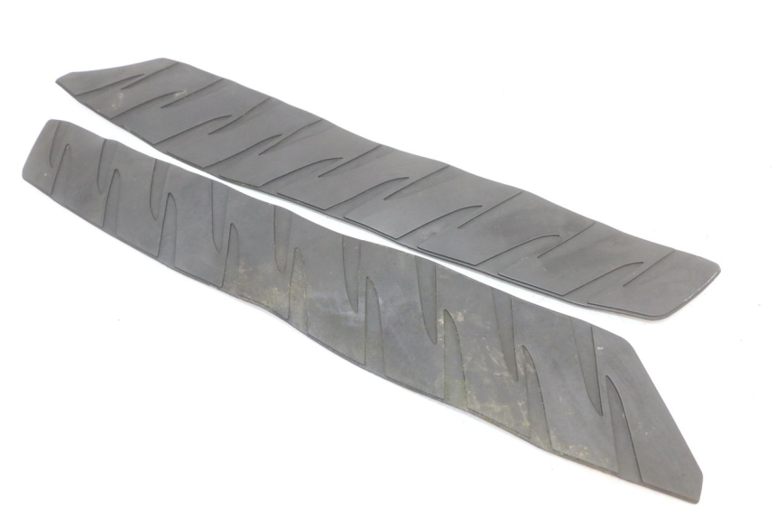 photo de TRITTBRETT VERKLEIDUNG GUMMI HONDA FJS SILVER WING SILVERWING 400 (2005 - 2008) - Detailansicht des Bauteils