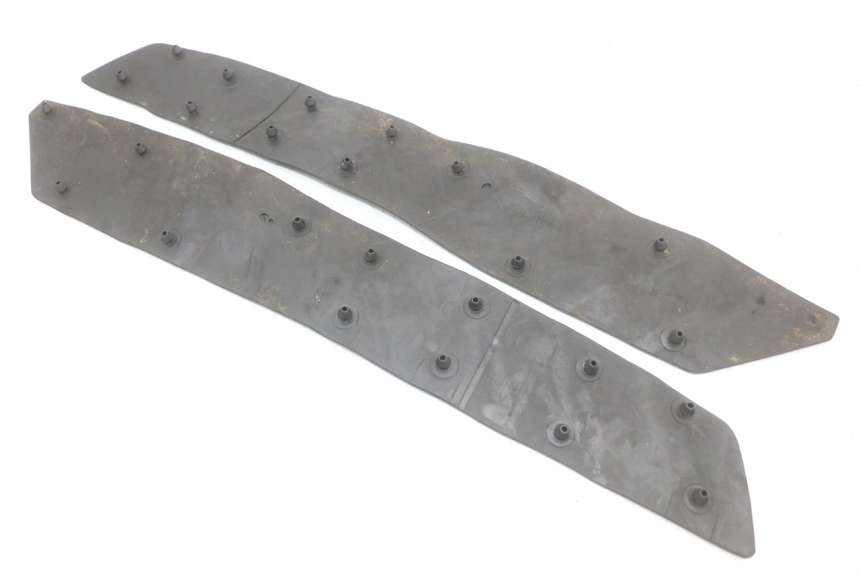 photo de TRITTBRETT VERKLEIDUNG GUMMI HONDA FJS SILVER WING SILVERWING 400 (2005 - 2008) - Technische Nahaufnahme