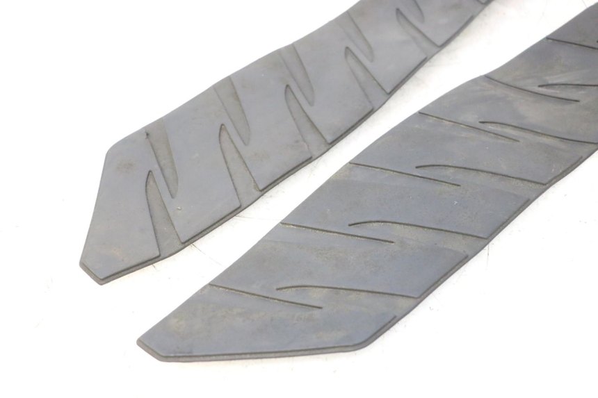 photo de TRITTBRETT VERKLEIDUNG GUMMI HONDA FJS SILVER WING SILVERWING 400 (2005 - 2008) - Technische Nahaufnahme