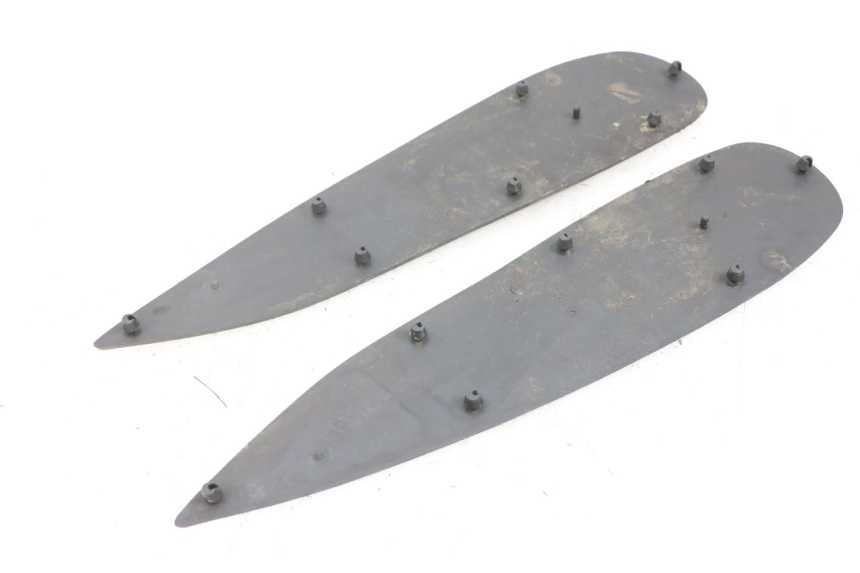 photo de TRITTBRETT VERKLEIDUNG GUMMI PEUGEOT GEOPOLIS RS 125 (2007 - 2009) - Zoom auf Gebrauchszustand