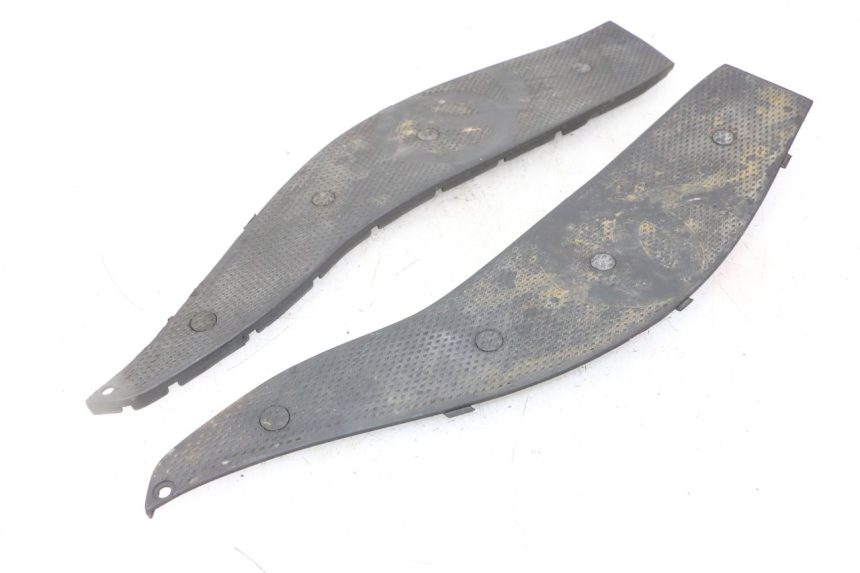 photo de TRITTBRETT VERKLEIDUNG GUMMI GILERA NEXUS 300 (2008 - 2013) - Hauptansicht