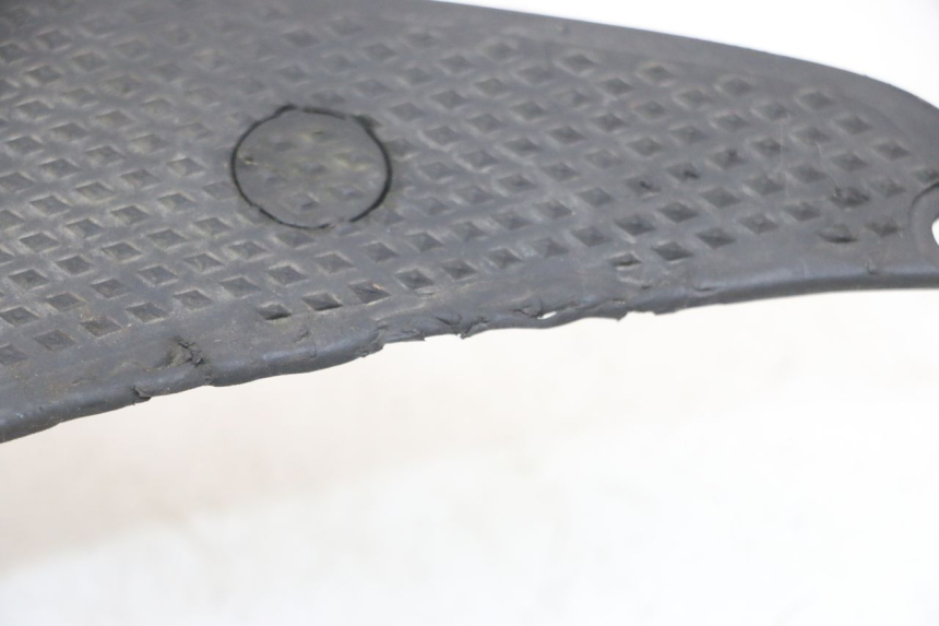 photo de TRITTBRETT VERKLEIDUNG GUMMI GILERA NEXUS 300 (2008 - 2013) - Zoom auf Gebrauchszustand