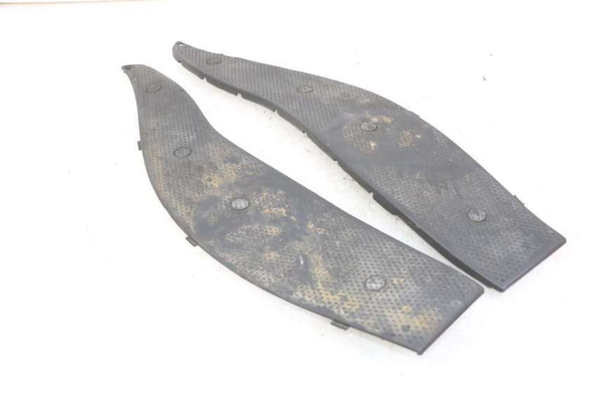 photo de TRITTBRETT VERKLEIDUNG GUMMI GILERA NEXUS 300 (2008 - 2013) - Gesamtansicht des Produkts